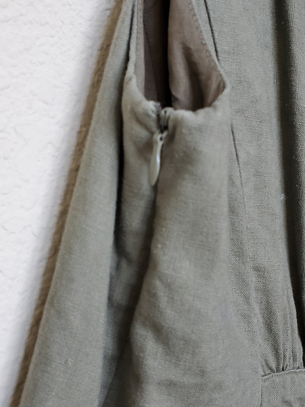 mac & jac Olive Green Sleeveless Shift Dress.  Size Small - Picture 6 of 8